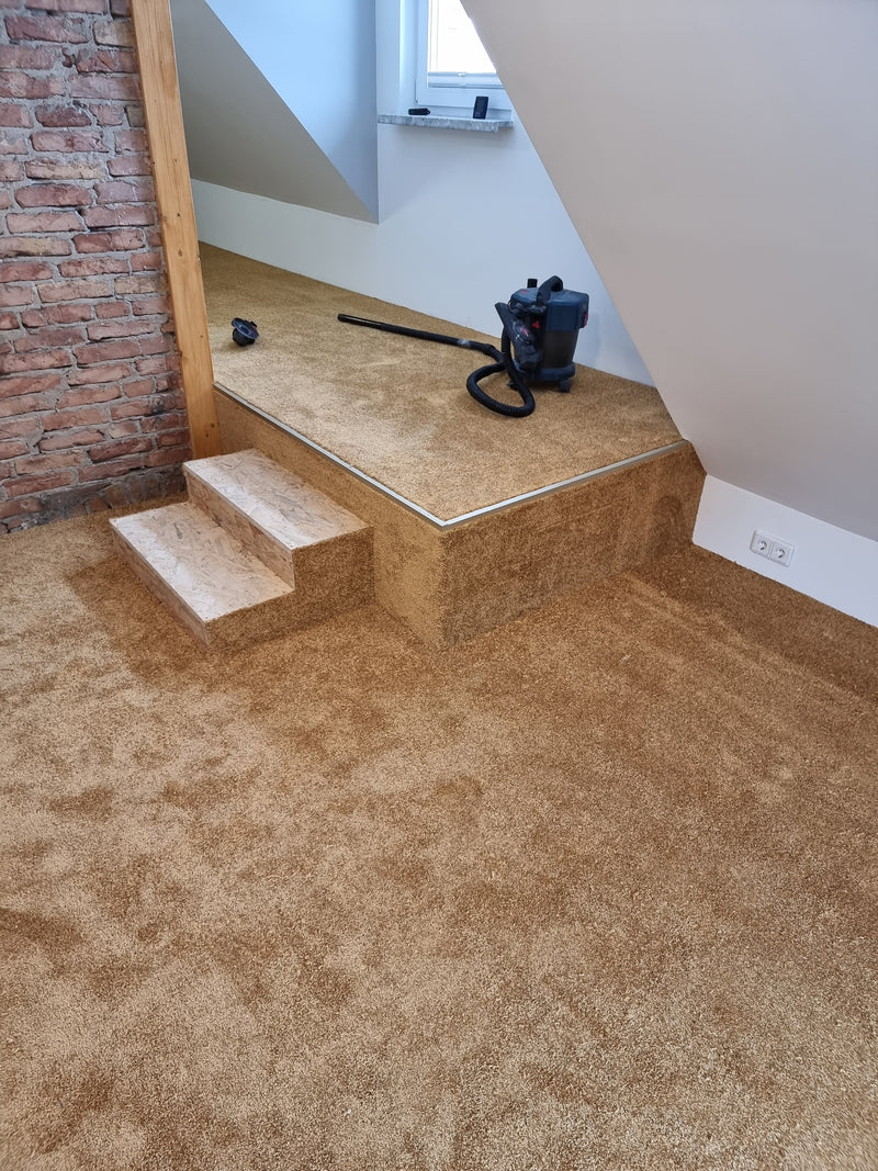 Kundenfoto: Bodenverlegung im Wohnraum, ausgeführt mit Material von TeppichParadies