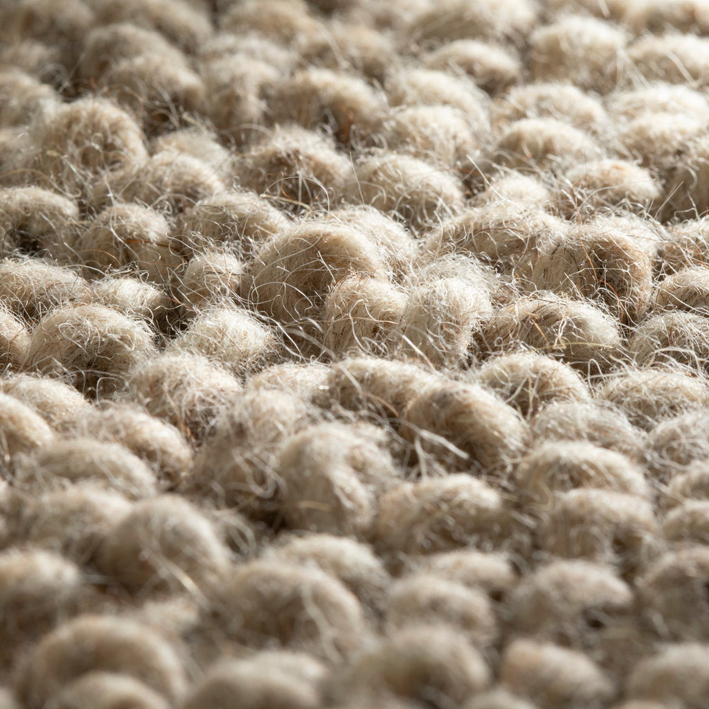 JAB Anstoetz Loop Teppichboden | Farbe: Taupe Hell (378) | Raumansicht