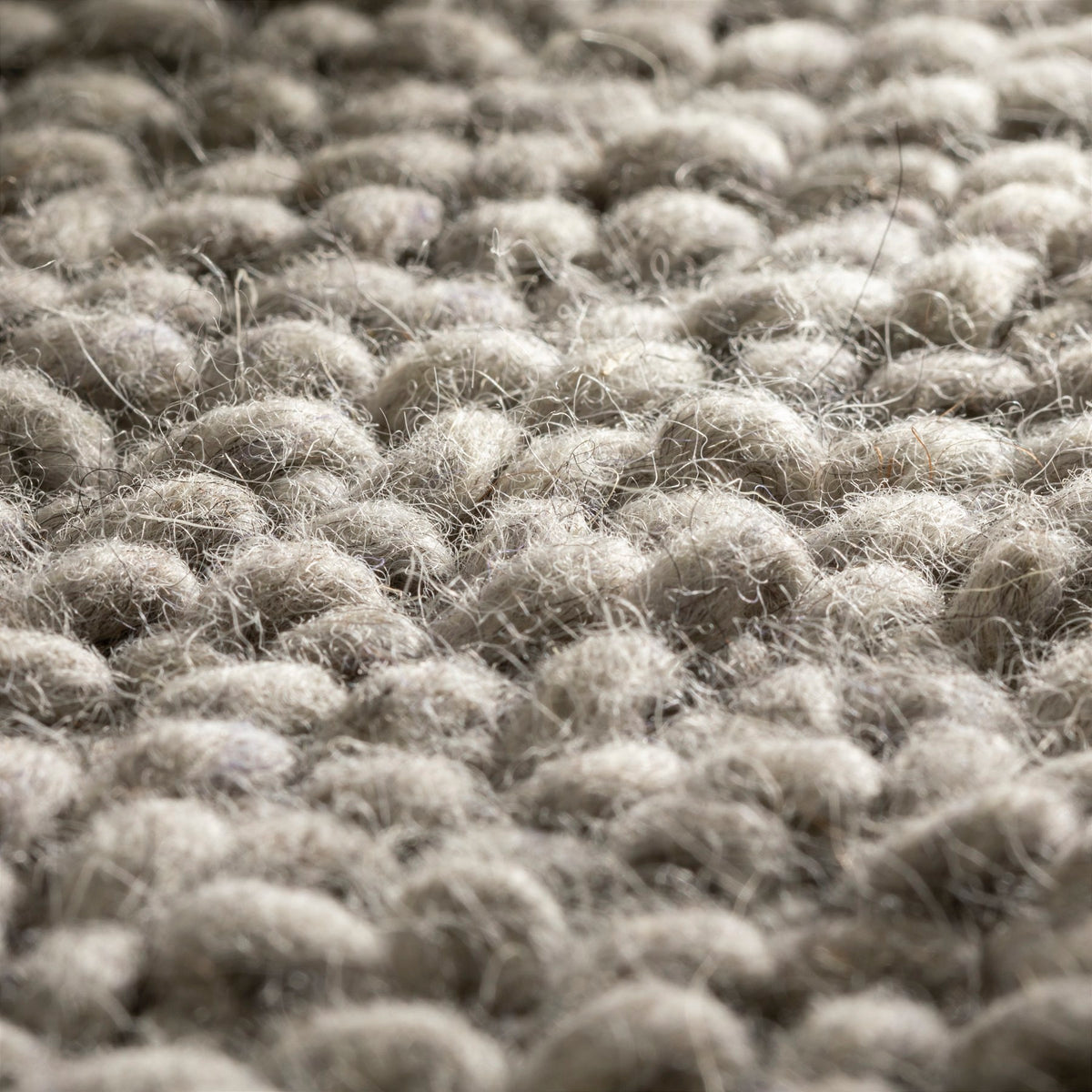 JAB Anstoetz Loop Teppichboden | Farbe: Taupe Mittel (394) | Raumansicht
