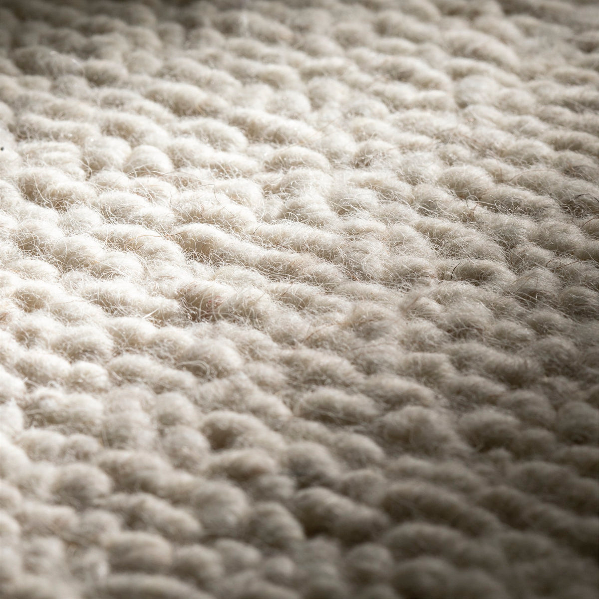 JAB Anstoetz Punto Teppichboden | Farbe: Beige Hell (097) | Raumansicht