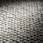JAB Anstoetz Dot Teppichboden | Farbe: Silbergrau Dunkel (597) | Raumansicht
