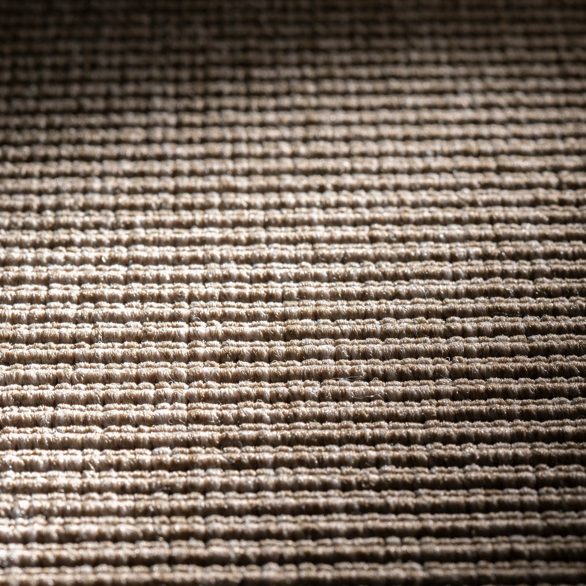 JAB Anstoetz Cool Teppichboden | Farbe: Taupe (276) | Raumansicht