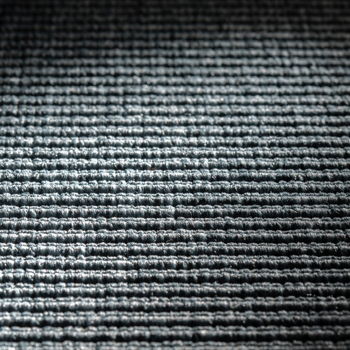 JAB Anstoetz Cool Teppichboden | Farbe: Stahlblau (458) | Raumansicht