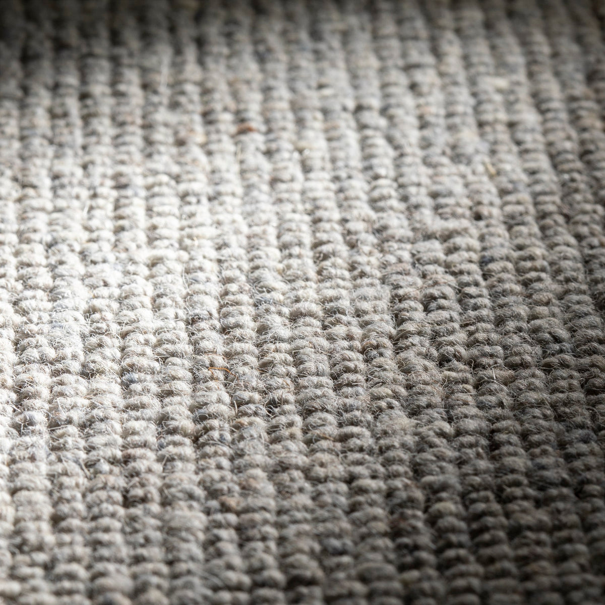 JAB Anstoetz Elm Teppichboden | Farbe: Silbergrau (596) | Raumansicht