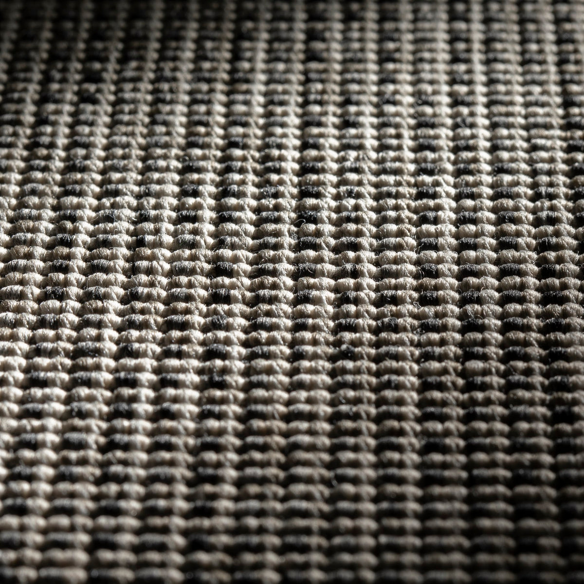 JAB Anstoetz Sands Teppichboden | Farbe: Grau (398) | Raumansicht