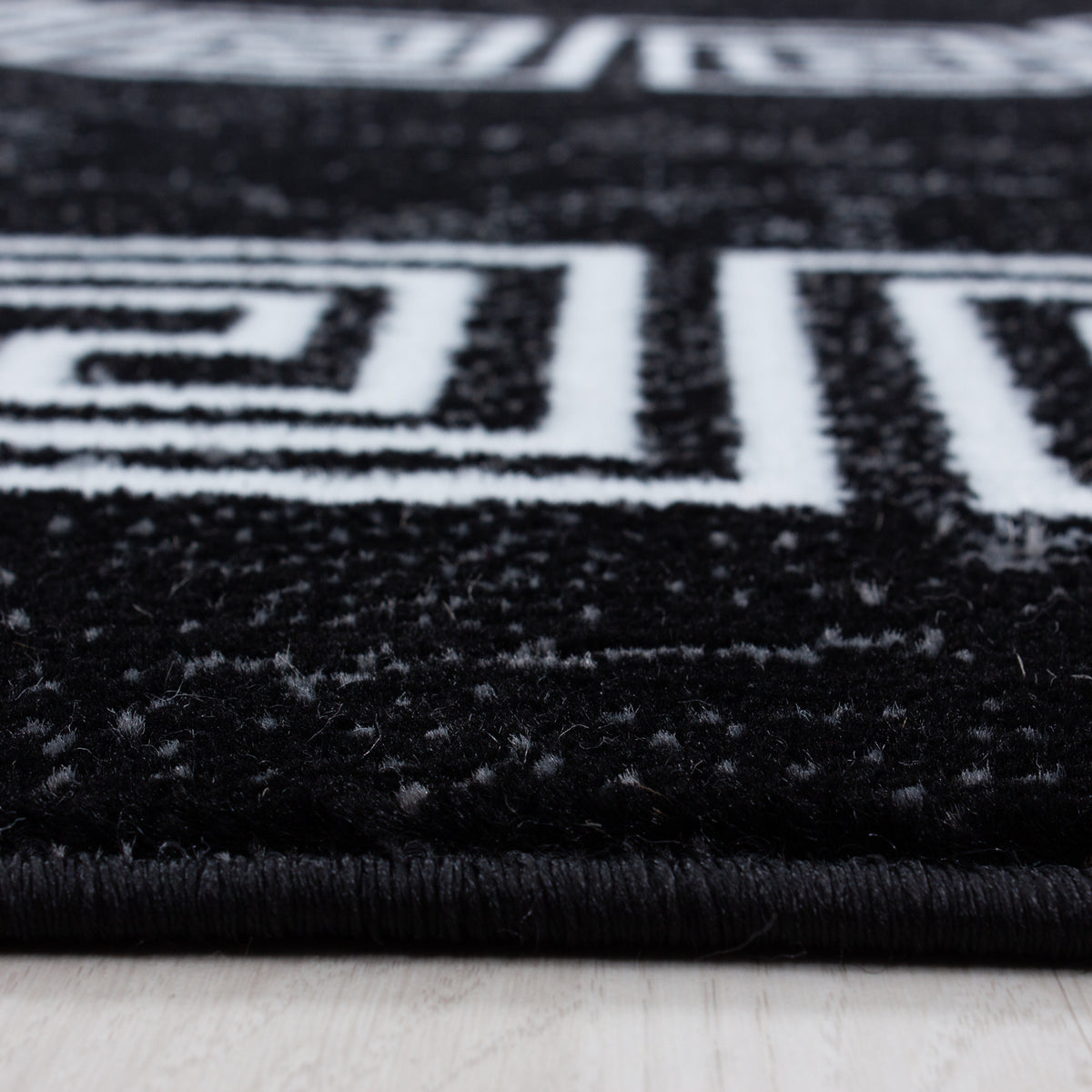 Plus 8009 Black Kurzflor Teppich