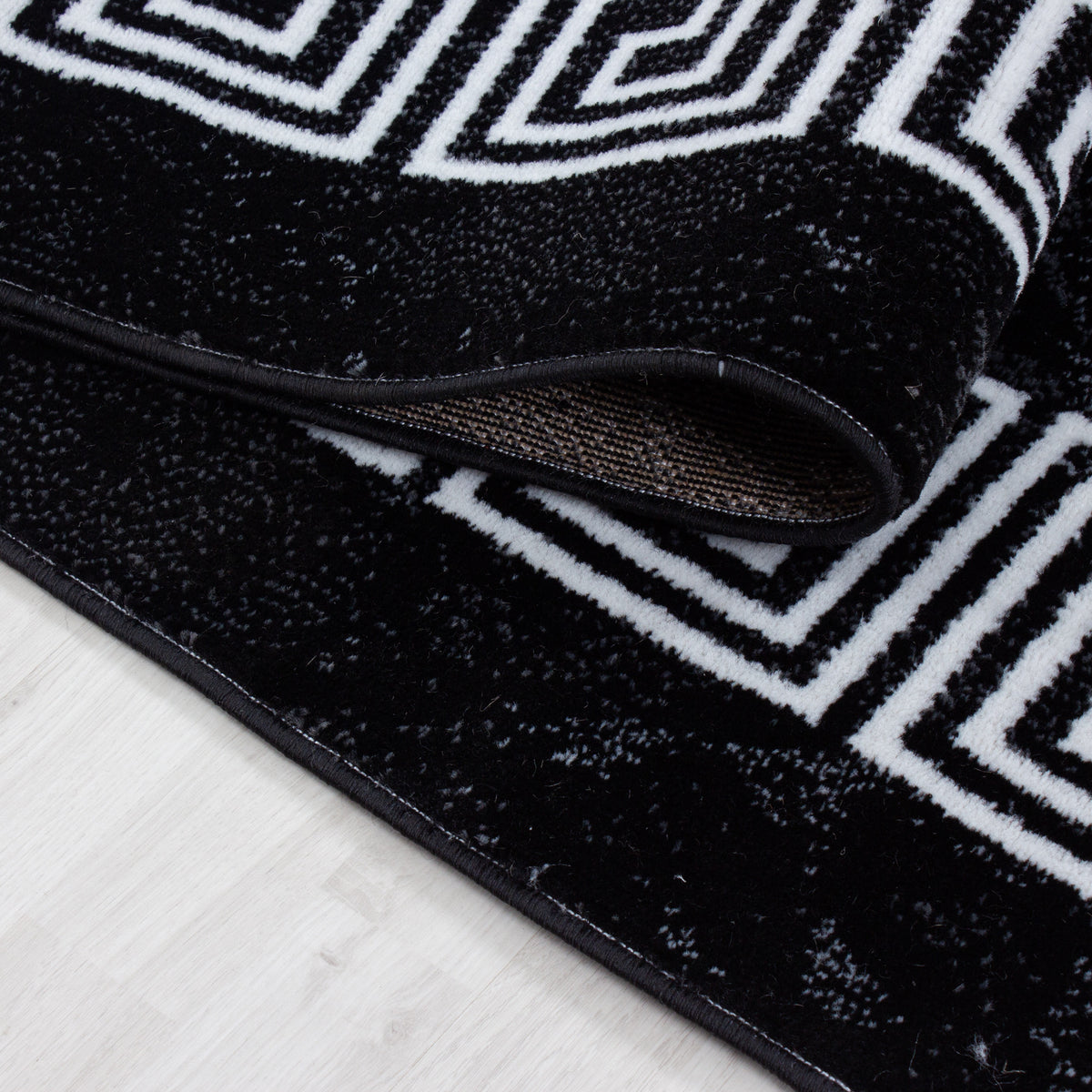 Plus 8009 Black Kurzflor Teppich