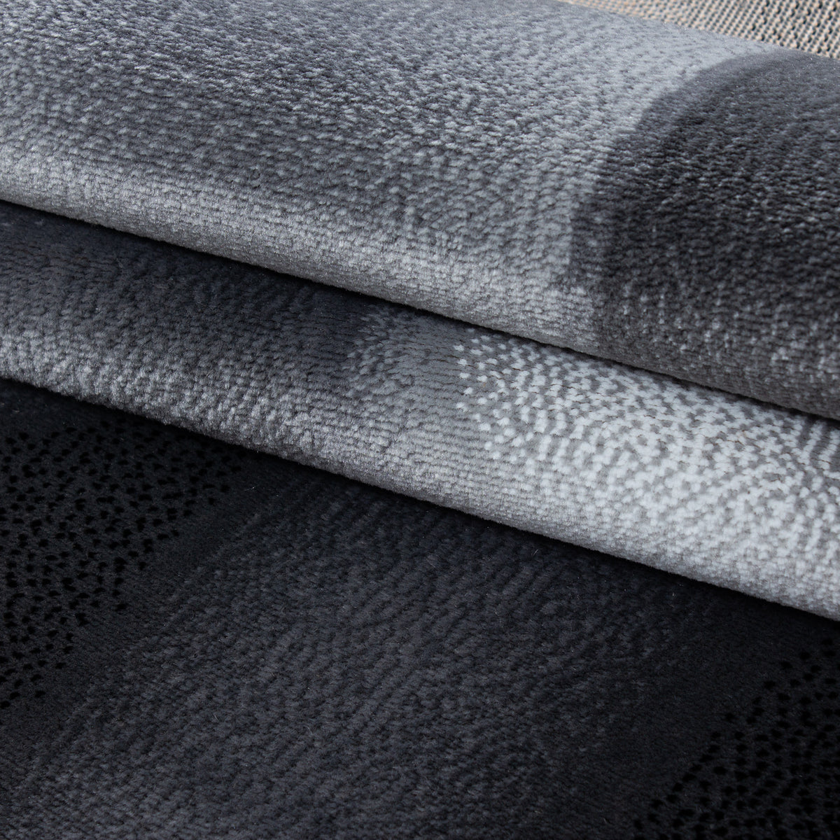 Plus 8008 Black Kurzflor Teppich