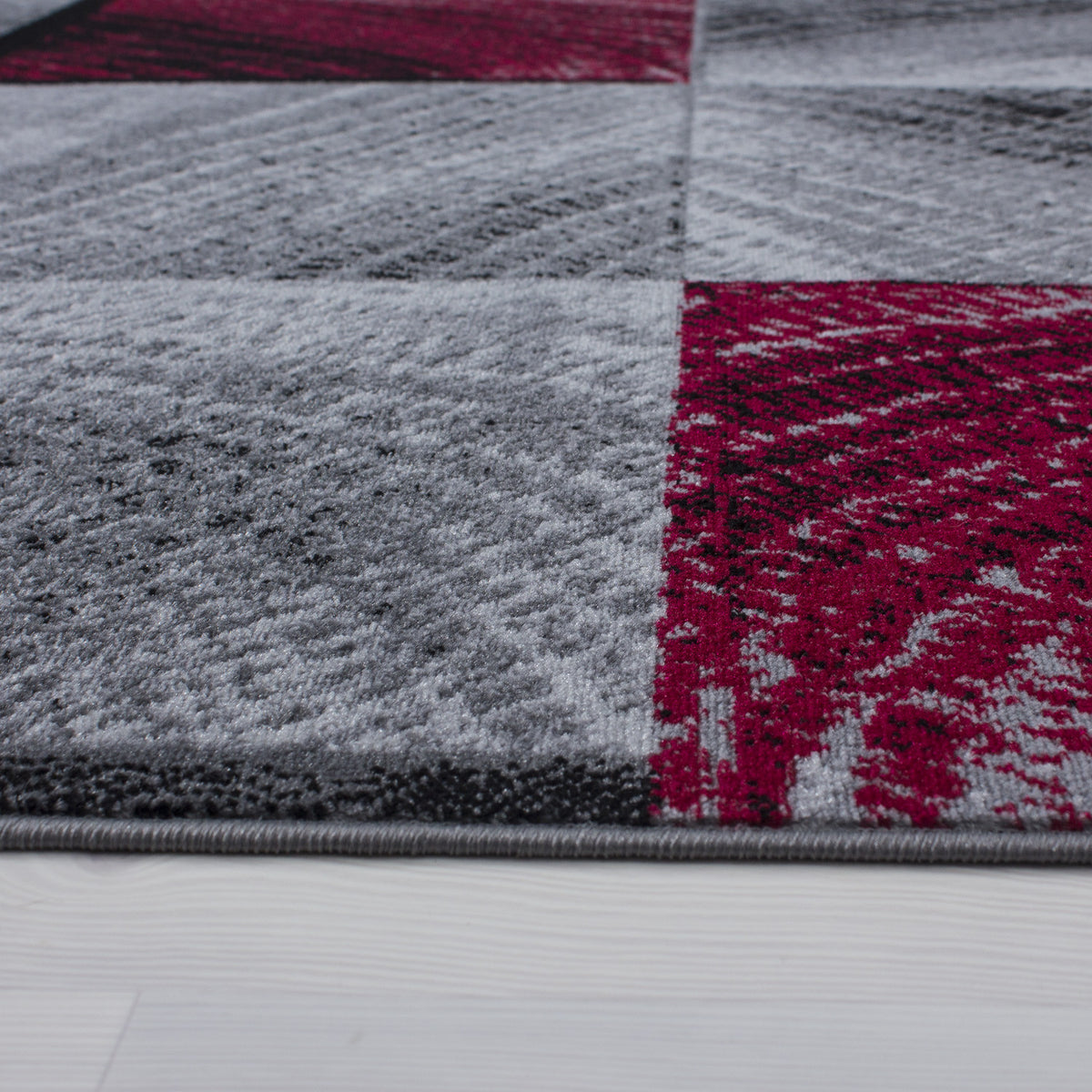 Plus 8003 Red Kurzflor Teppich