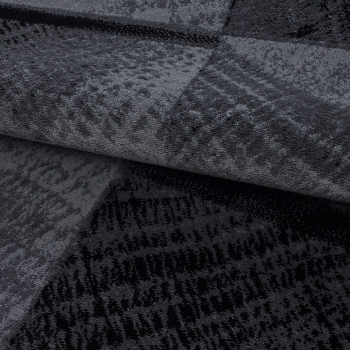 Plus 8003 Black Kurzflor Teppich