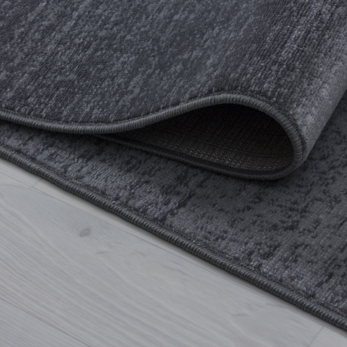Plus 8002 Grey Kurzflor Teppich