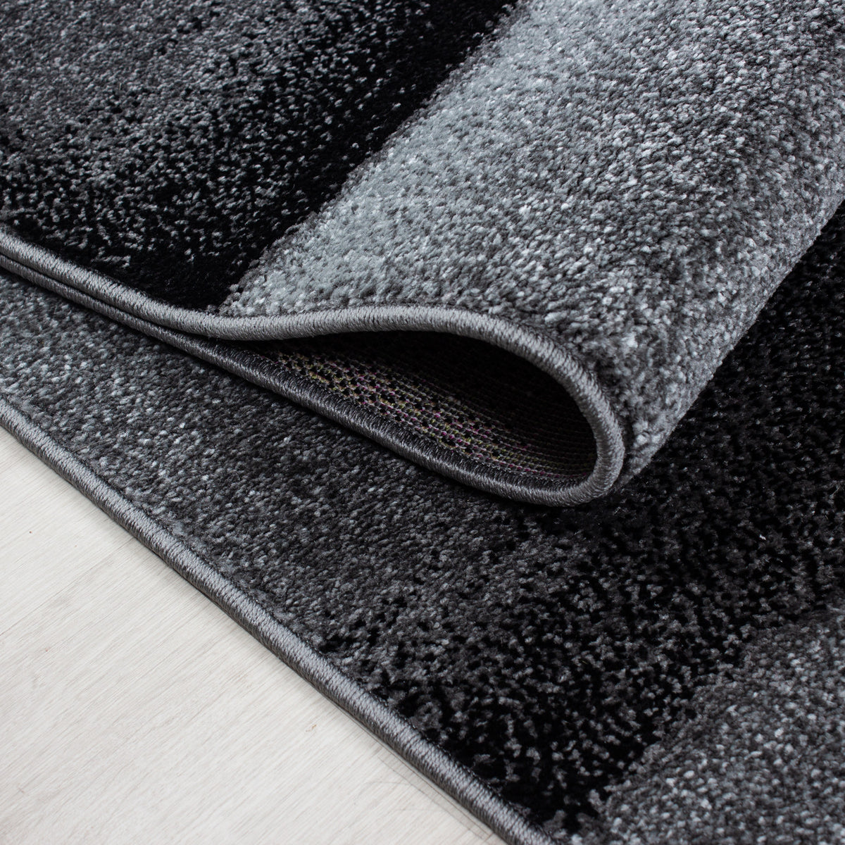 Lucca 1840 Black Kurzflor Teppich