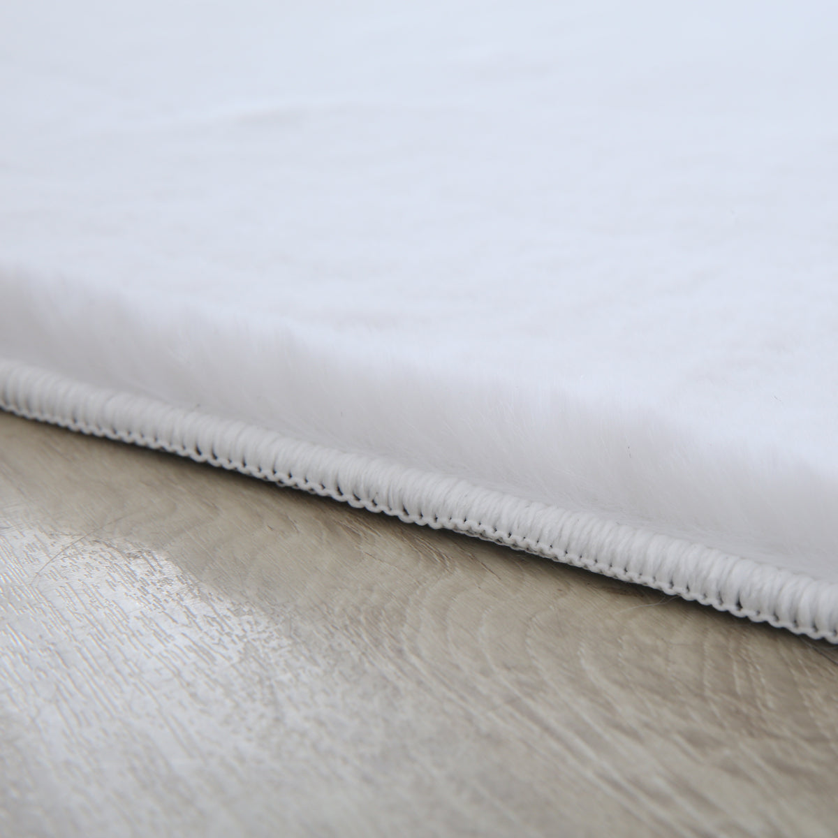 Pouffy 5100 White Kurzflor Teppich