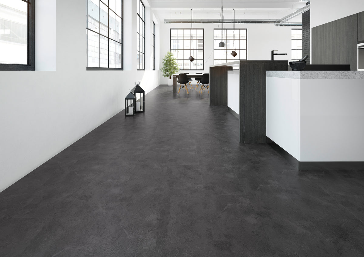 Solenta Schiefer Grau Klebevinyl – Raumbeispiel 1