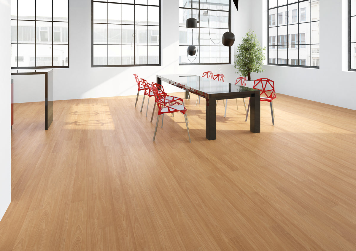 Solenta Buche Blond Klebevinyl – Raumbeispiel 1