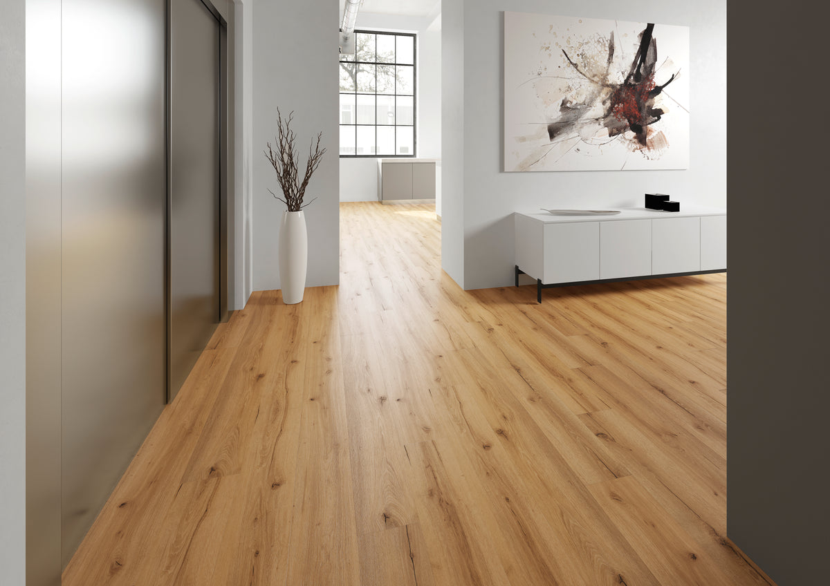 Odense Chalet Eiche Blond Klickvinyl – Raumbeispiel 1