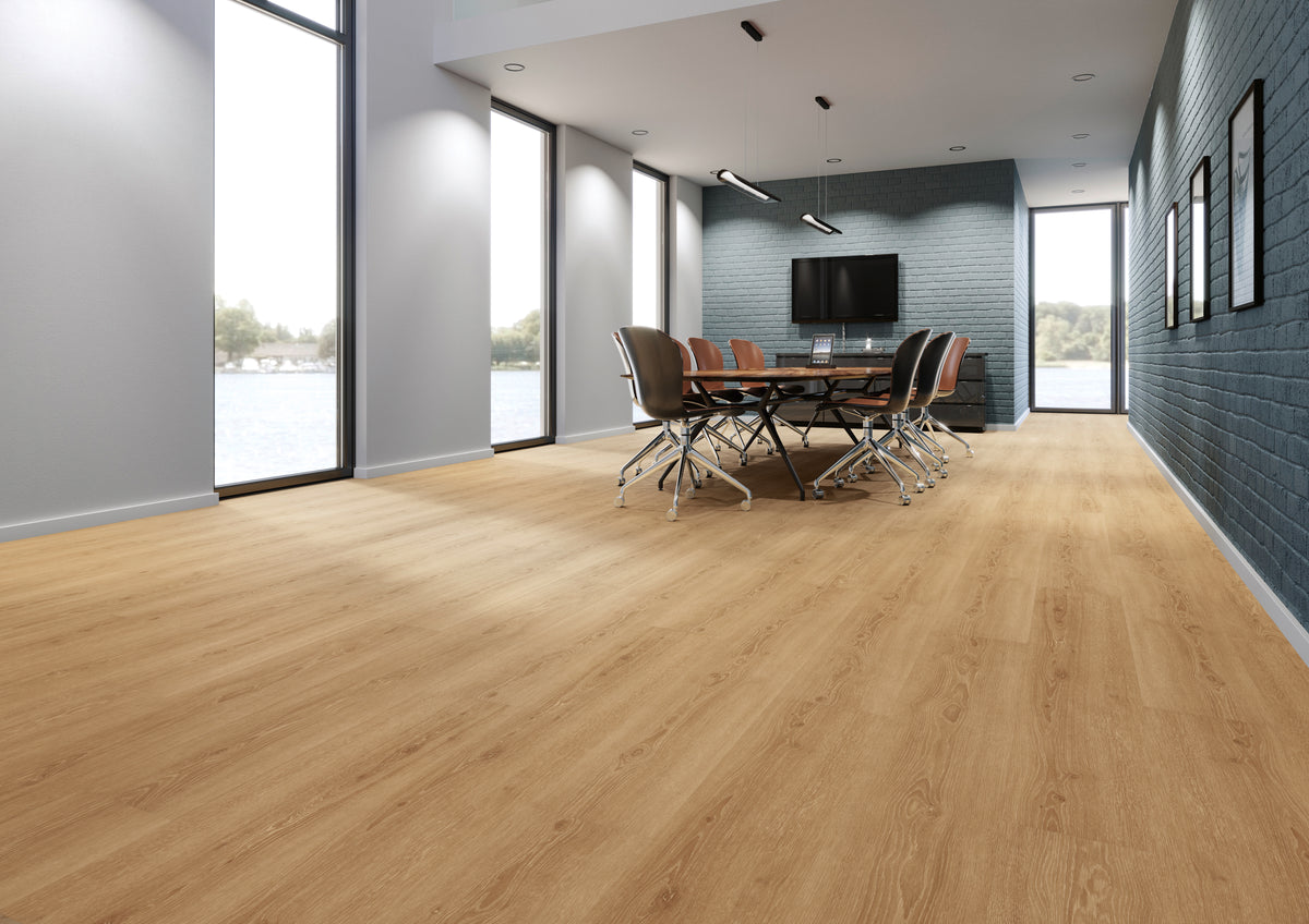 Dornova Eiche Perfekt Natur Klebevinyl – Raumbeispiel 2