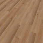 JAB Anstoetz Cinnamon Oak Klebevinyl – Raumbeispiel