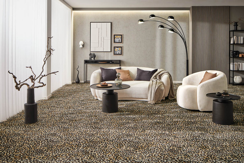 Calypso Teppichboden | Farbe: Leopard Natur (43) | Raumansicht (Beispielbild, Farbe kann abweichen)