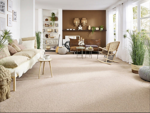 Alvento Teppich nach Maß | Farbe: Creme (069) | Raumansicht (Beispielbild, Farbe kann abweichen)