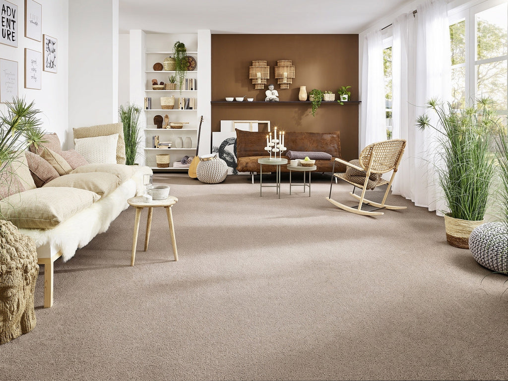 Alvento Teppichboden | Farbe: Greige (074) | Raumansicht (Beispielbild, Farbe kann abweichen)