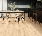 Artando Eiche Creme Klickvinyl – Raumbeispiel (Farbe kann abweichen)