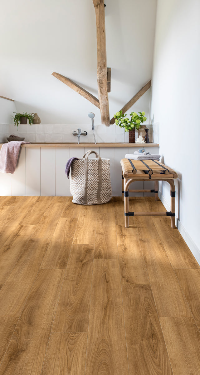 Artando Eiche Honig Klickvinyl – Raumbeispiel (Farbe kann abweichen)