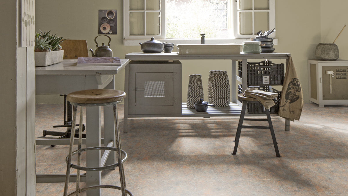 Fiora Linoleumboden 200cm | Farbe: Beige Grau | Raumbild 2 (Beispielbild, Farbe kann abweichen)