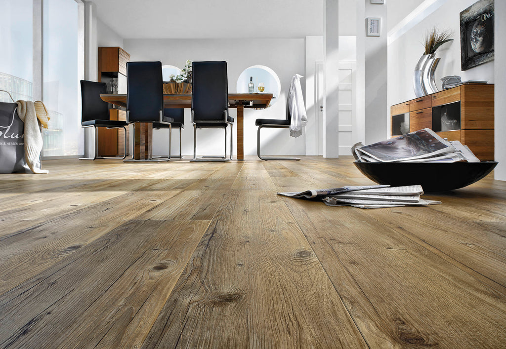Dornova Kiefer Blond Klebevinyl – Raumbeispiel 2