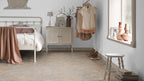 Fiora Linoleumboden 200cm | Farbe: Beige Grau | Raumbild 1 (Beispielbild, Farbe kann abweichen)