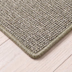 Delphina Teppich nach Maß | Farbe: Kiesel (039) | gekettelte Kante (Beispielbild, Farbe kann abweichen)