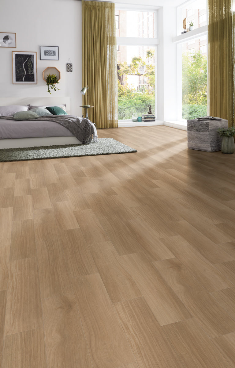 Dralino Eiche Natur Klebevinyl – Raumbeispiel (Farbe kann abweichen)