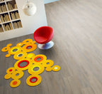 Falvereso Eiche Steingrau Klebevinyl – Raumbeispiel (Farbe kann abweichen)