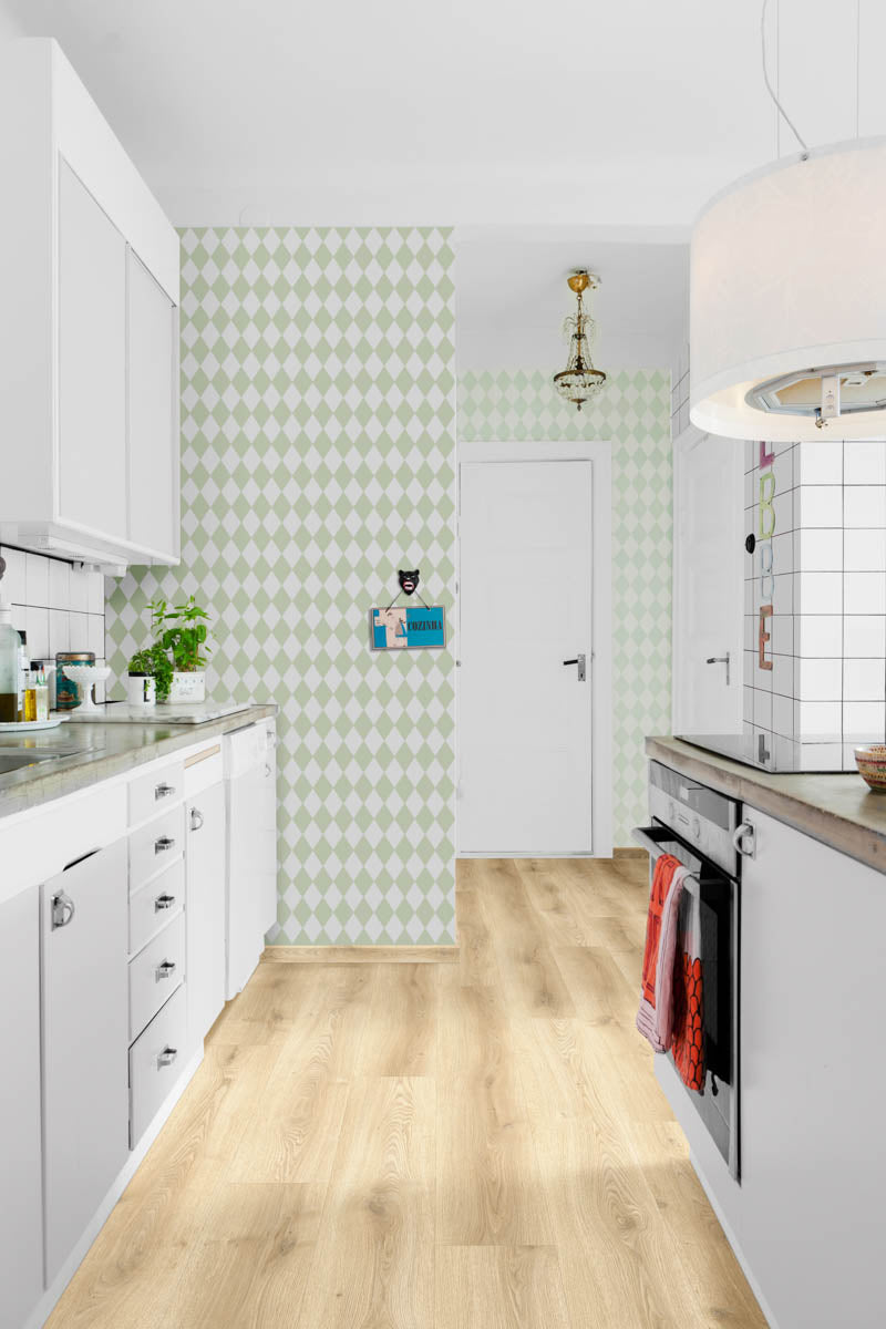 Ferondo Eiche Blond Klickvinyl – Raumbeispiel (Farbe kann abweichen)
