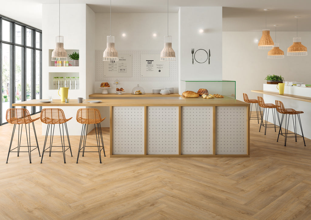 Ferondo Eiche Sand Klickvinyl – Raumbeispiel (Farbe kann abweichen)