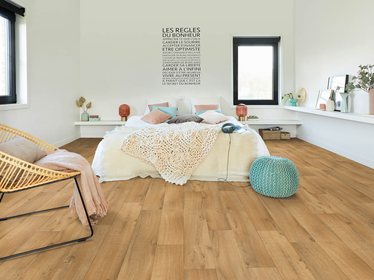 Gamverura Eiche Cognac – Vinylboden von der Rolle | Raumansicht