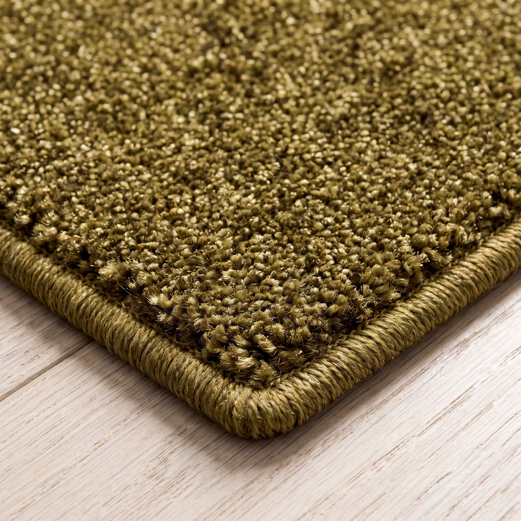 Halina Teppich nach Maß | Farbe: Olivgold (024) | gekettelte Kante (Beispielbild, Farbe kann abweichen)