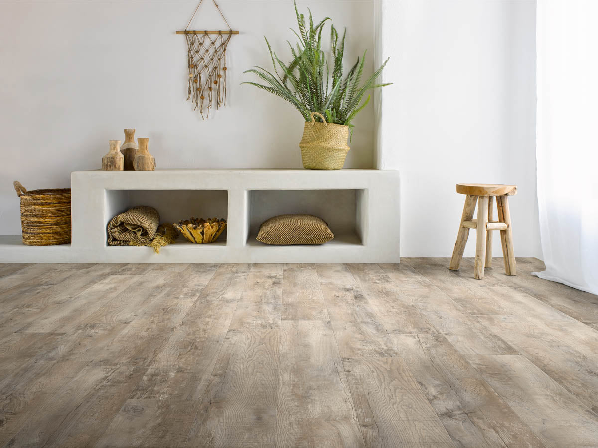 Jandello Eiche Altholz Natur Klebevinyl – Raumbeispiel (Farbe kann abweichen)