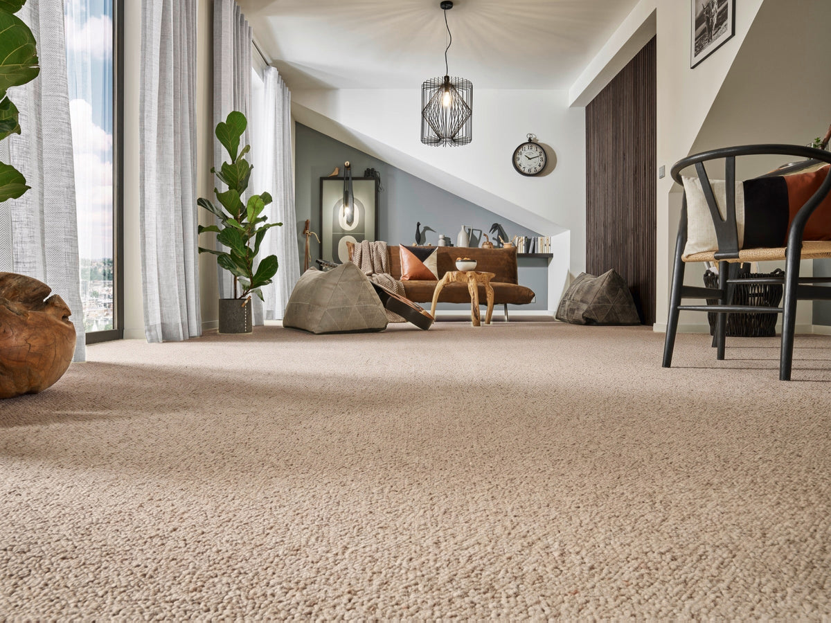 Lanoria Teppichboden | Farbe: Beige (519) | Raumansicht (Beispielbild, Farbe kann abweichen)