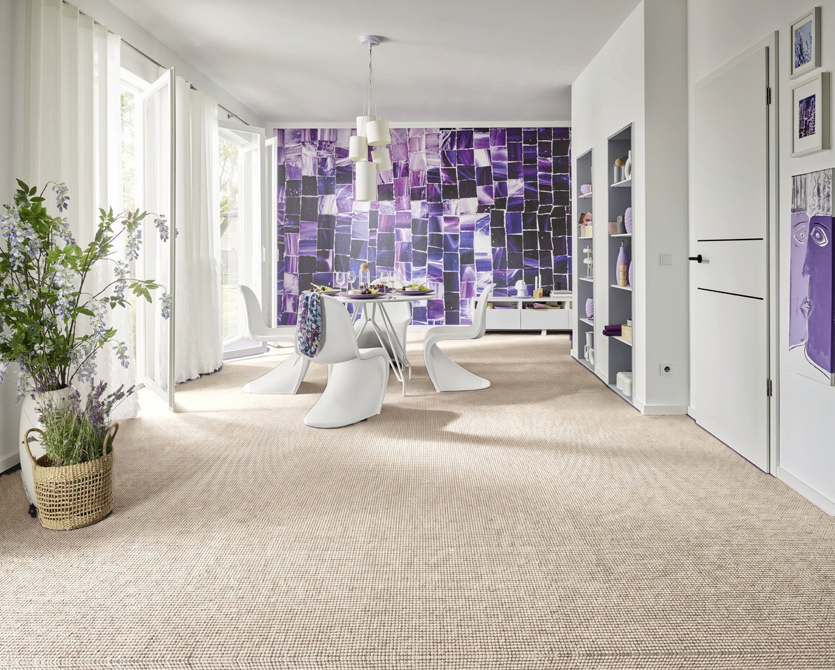Lanova Teppichboden | Farbe: Beige Hell Heller | Raumansicht (Beispielbild, Farbe kann abweichen)