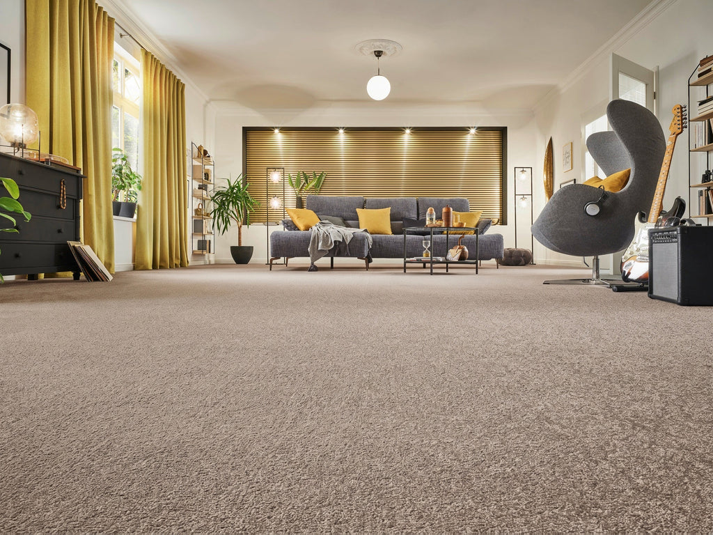 Mirello Teppichboden | Farbe: Taupe (430) | Raumansicht (Beispielbild, Farbe kann abweichen)