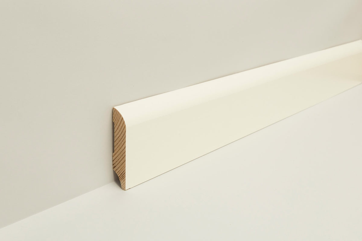 Pinara Sockelleiste abgerundet 12x58mm | Farbe: Weiß RAL 9010 | Produktbild