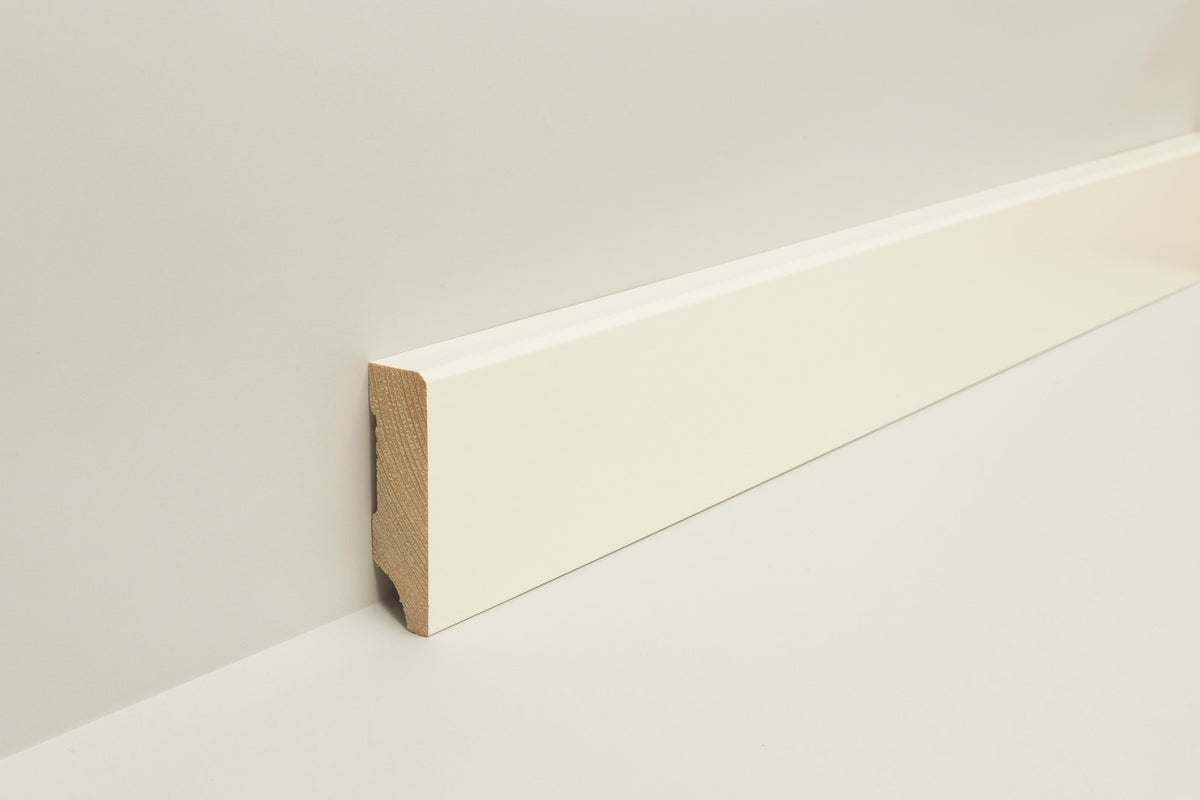 Pinara Sockelleiste gefast 18x58mm | Farbe: Weiß RAL 9010 | Produktbild