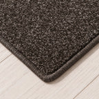 Piumera Teppich nach Maß | Farbe: Taupe Tief | gekettelte Kante (Beispielbild, Farbe kann abweichen)