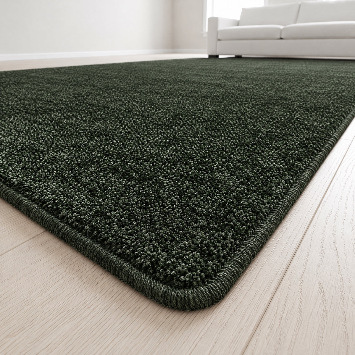 Piumera Teppich nach Maß | Farbe: Grün Tief | Kettelecke (Beispielbild, Farbe kann abweichen)