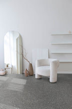 Pontando Terrazzo Grau Klebevinyl – Raumbeispiel (Farbe kann abweichen)