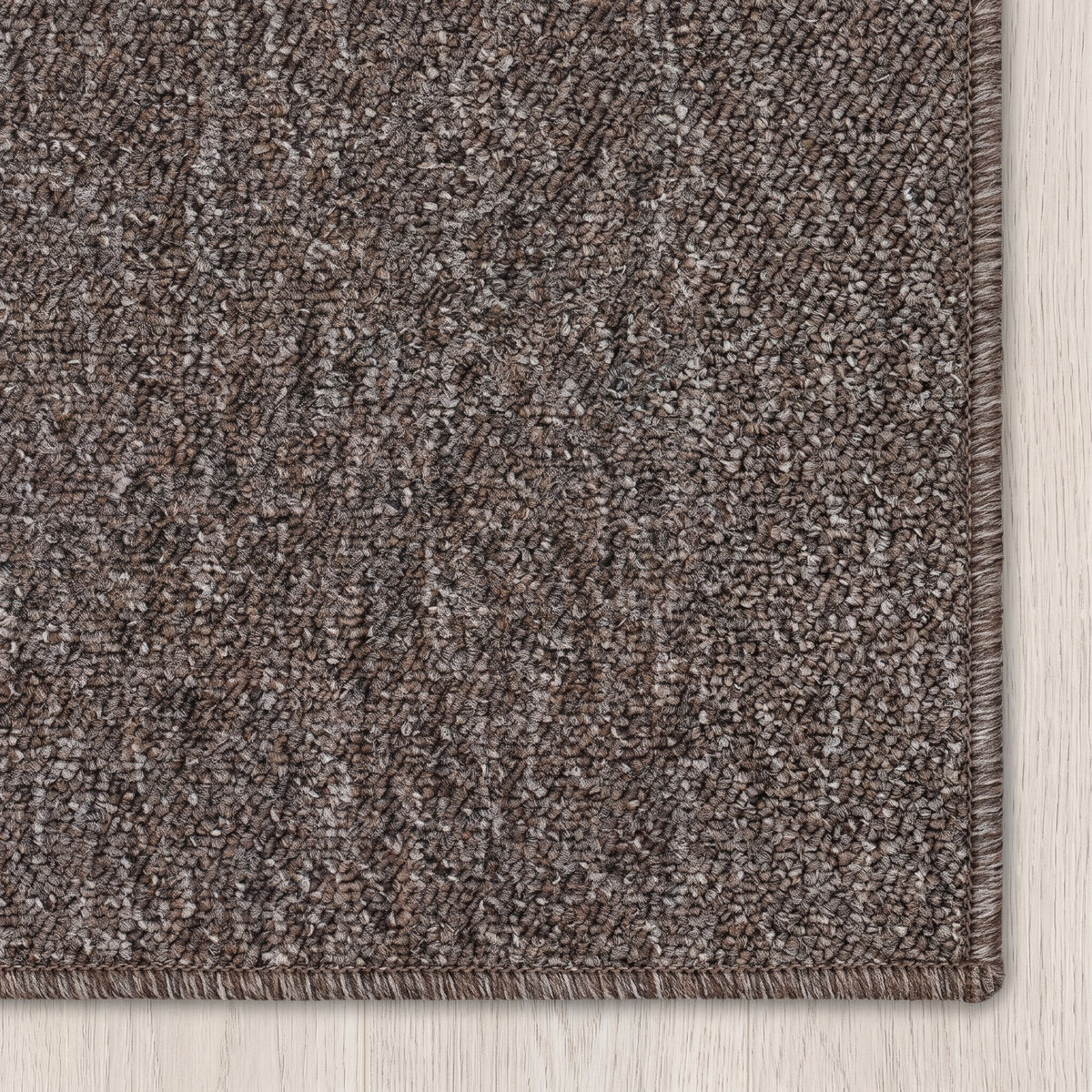 Quarzo Teppich nach Maß | Farbe: Mokka (0529) | gekettelte Kante (Beispielbild, Farbe kann abweichen)