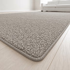 Regalia Teppich nach Maß | Farbe: Greige (523) | Kettelecke (Beispielbild, Farbe kann abweichen)