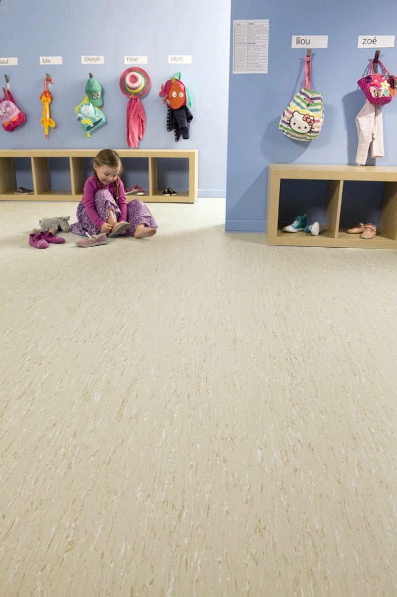 Rovanta PVC-Boden homogen 200cm | Farbe: Hellocker | Raumansicht (Beispielbild, Farbe kann abweichen)
