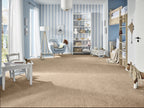 Savena Teppichboden | Farbe: Sand Warm | Raumansicht (Beispielbild, Farbe kann abweichen)